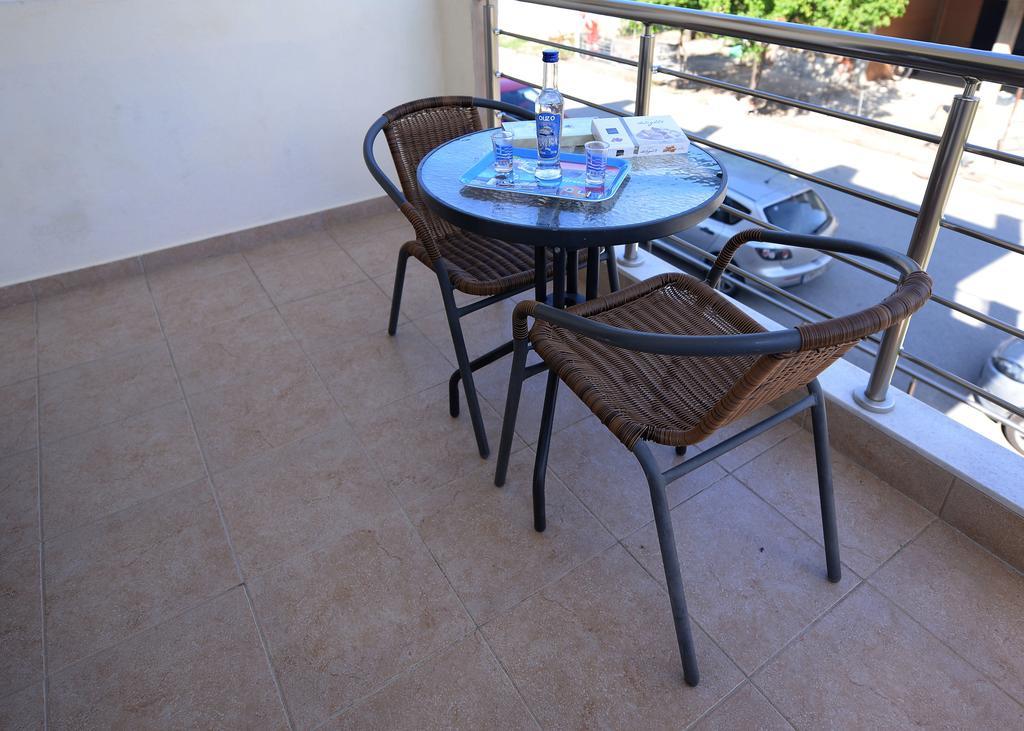 Villa Konstantinos Olympiakí Aktí Buitenkant foto