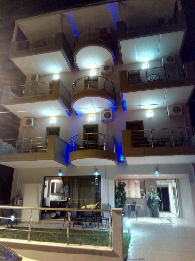 Villa Konstantinos Olympiakí Aktí Buitenkant foto